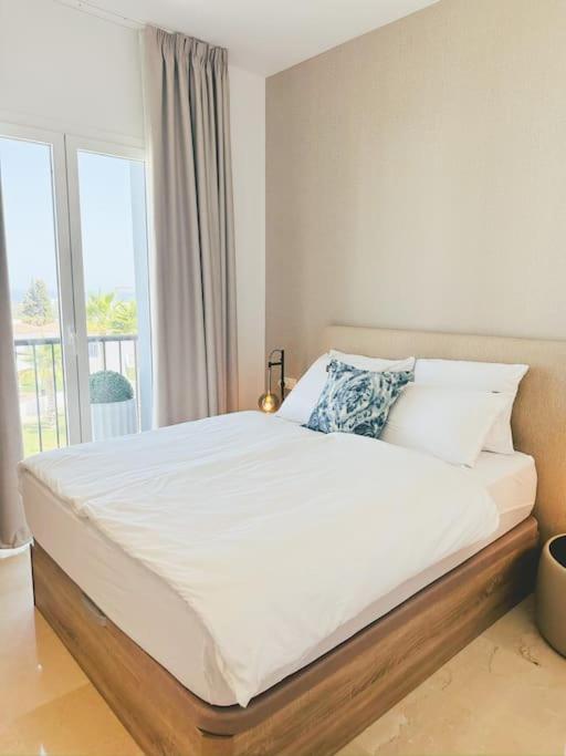 Ferienwohnung Oceanview Luxury Penthouse Estepona Exterior foto
